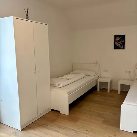Kleine Und Charmante Monteurs C Appartement